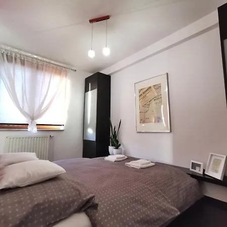 33 Apartmán